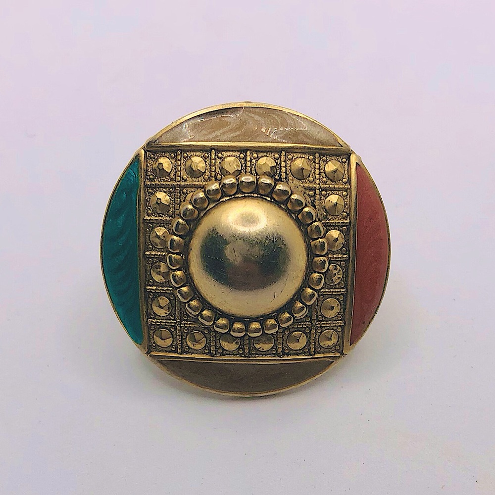 Unique multicolored circles ring